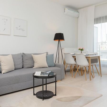 Sarmacka Apartment With Balcony Warsaw Wilanow By Noclegi Renters Екстериор снимка