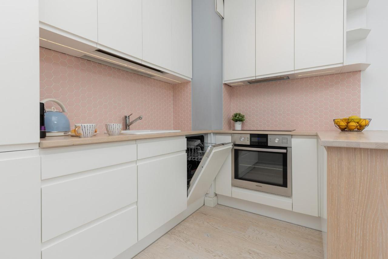Sarmacka Apartment With Balcony Warsaw Wilanow By Noclegi Renters Екстериор снимка